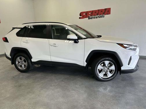 Ice Cap 2024 Toyota RAV4 XLE