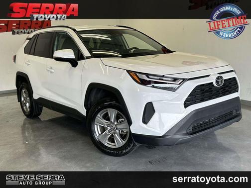 Ice Cap 2024 Toyota RAV4 XLE