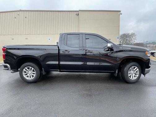 Black 2025 Chevrolet Silverado 1500 LT