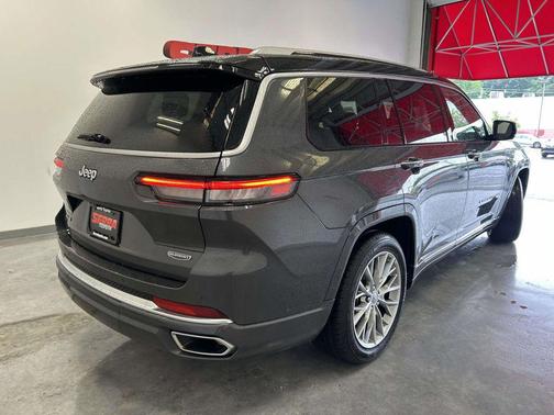 Baltic Gray Metallic Clearcoat 2023 Jeep Grand Cherokee L Summit