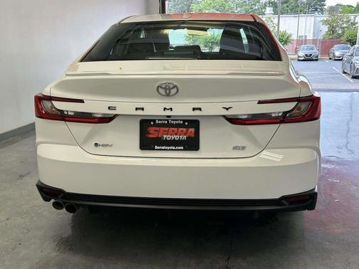 Ice Cap 2025 Toyota Camry SE