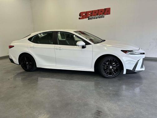 Ice Cap 2025 Toyota Camry SE