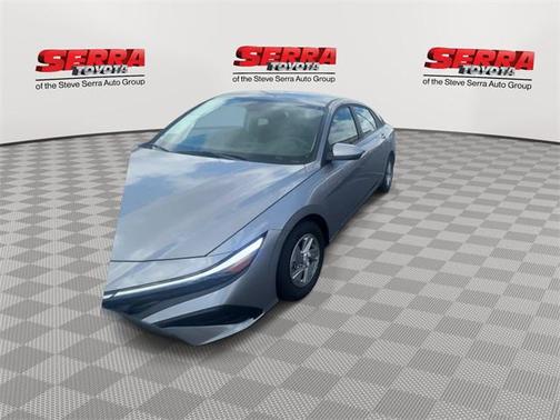 2025 Hyundai ELANTRA SE