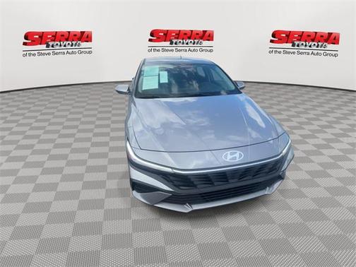 2025 Hyundai ELANTRA SE