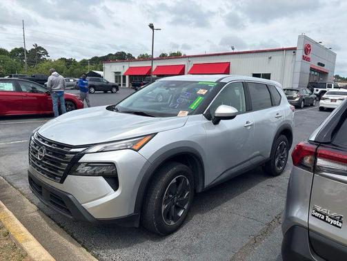 Brilliant Silver Metallic 2024 Nissan Rogue SV