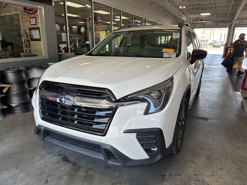 Crystal White Pearl 2024 Subaru Ascent Limited 8-Passenger