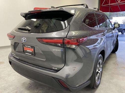 2024 Toyota Highlander Hybrid XLE