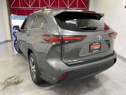 2024 Toyota Highlander Hybrid XLE