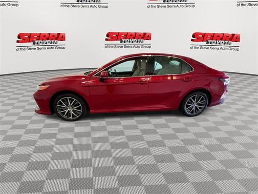 2023 Toyota Camry Hybrid XLE