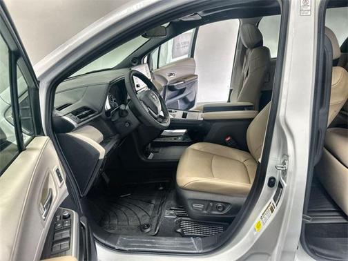 2024 Toyota Sienna Limited 7-Passenger