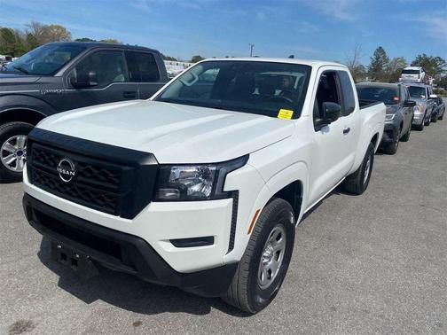Glacier White 2022 Nissan Frontier S