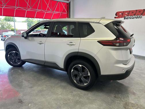 Brilliant Silver Metallic 2024 Nissan Rogue SV