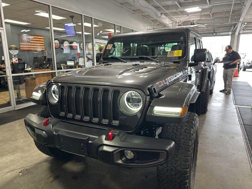 Granite Crystal Metallic Clearcoat 2023 Jeep Wrangler Rubicon