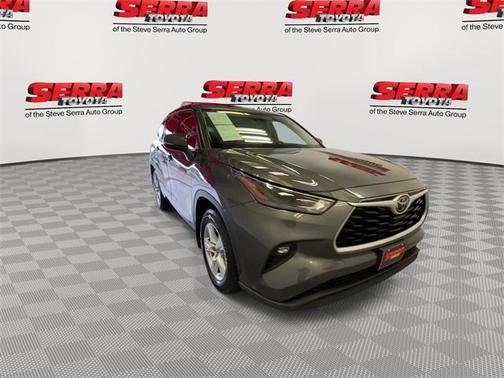 2022 Toyota Highlander LE