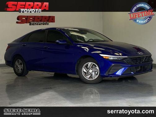 2025 Hyundai ELANTRA SE