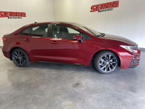 Ruby Flare Pearl/Midnight Black Metallic 2026 Toyota Corolla SE