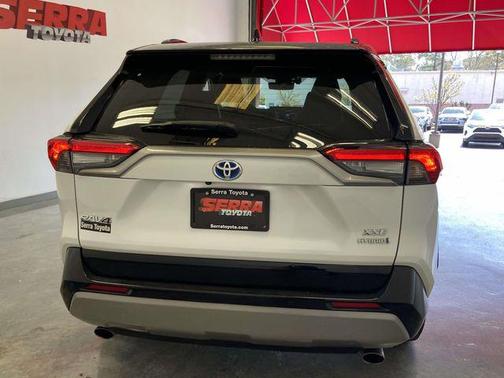 2023 Toyota RAV4 Hybrid SE