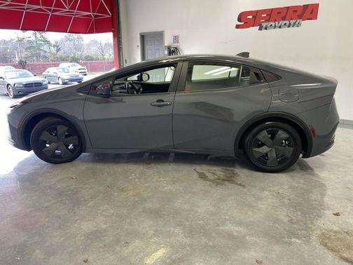 2025 Toyota Prius LE