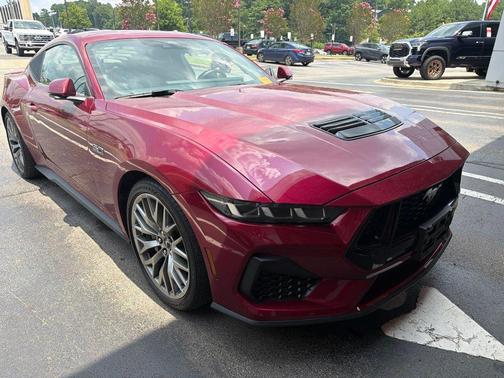 Molten Magenta Metallic Tri-coat 2025 Ford Mustang GT Premium
