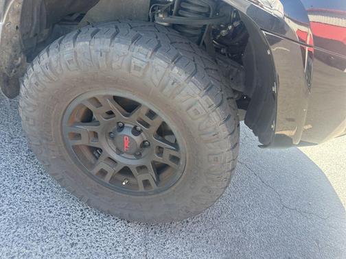 Midnight Black Metallic 2019 Toyota 4Runner SR5