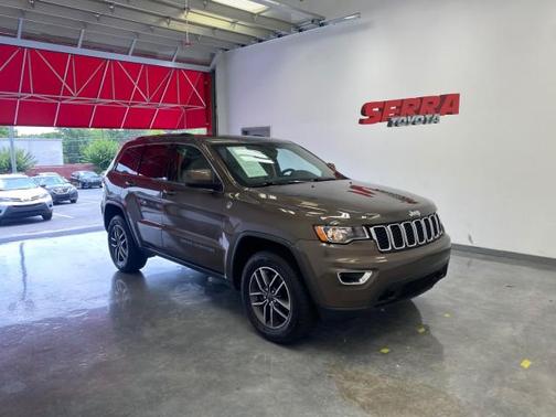 2020 Jeep Grand Cherokee Laredo