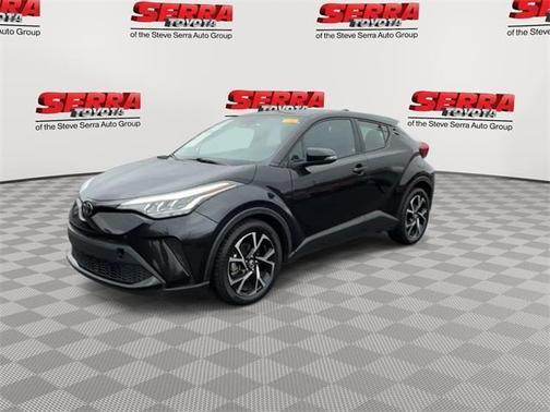 2022 Toyota C-HR XLE