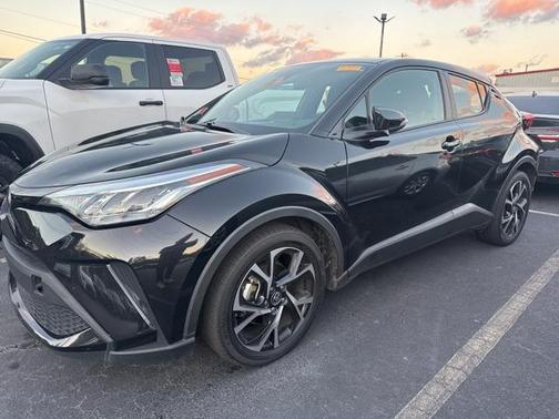 2022 Toyota C-HR XLE
