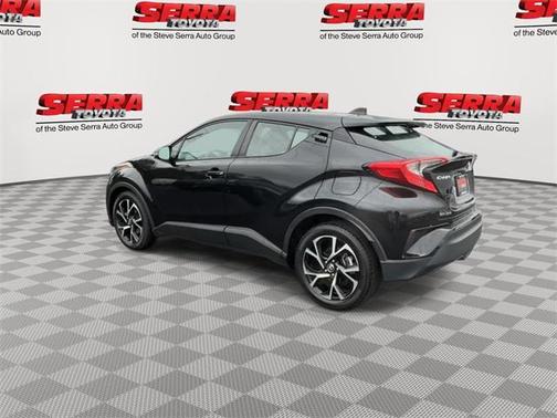 2022 Toyota C-HR XLE
