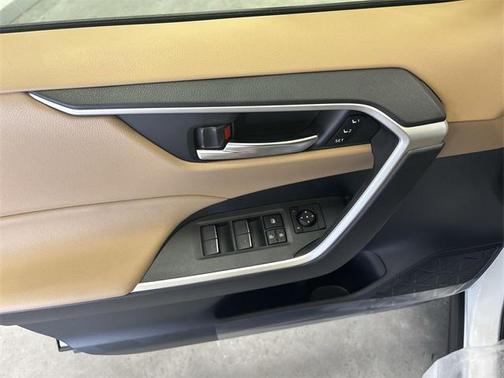 2025 Toyota RAV4 Hybrid XLE Premium
