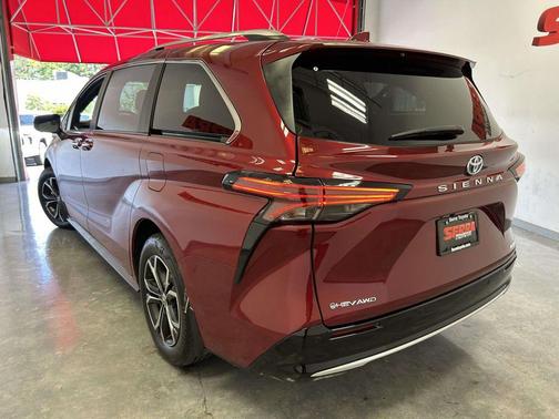 Ruby Flare Pearl 2025 Toyota Sienna Platinum