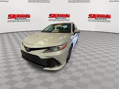 2023 Toyota Camry Hybrid XLE