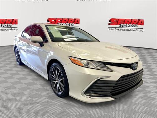 2023 Toyota Camry Hybrid XLE