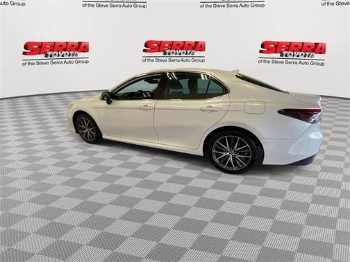 2023 Toyota Camry Hybrid XLE