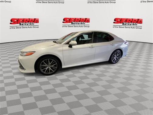 2023 Toyota Camry Hybrid XLE