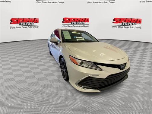 2023 Toyota Camry Hybrid XLE