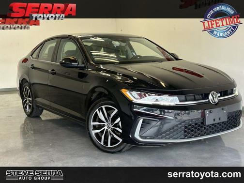 Opal White Pearl 2025 Volkswagen Jetta 1.5T SE