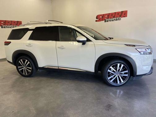 2023 Nissan Pathfinder Platinum 4WD