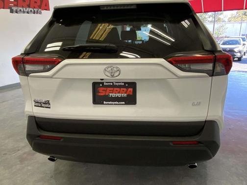 Ice Cap 2025 Toyota RAV4 LE