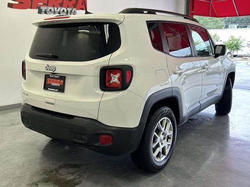 Alpine White Clearcoat 2023 Jeep Renegade Latitude