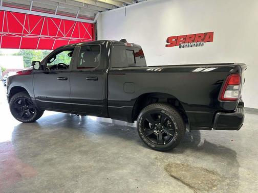 Diamond Black Crystal Pearlcoat 2021 RAM 1500 Big Horn/Lone Star