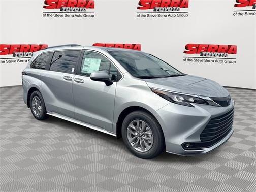2025 Toyota Sienna XLE