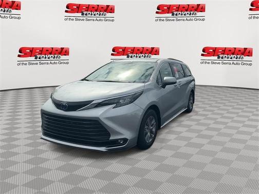 2025 Toyota Sienna XLE