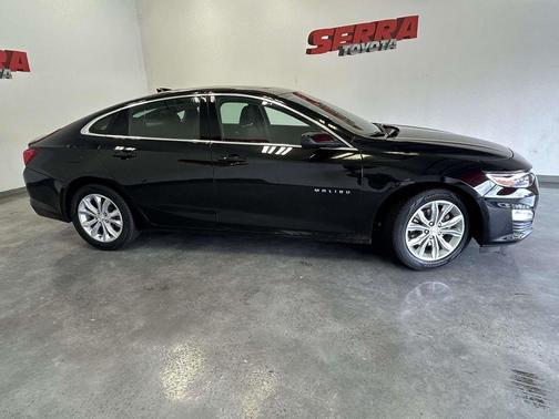 Mosaic Black Metallic 2024 Chevrolet Malibu FWD 1LT