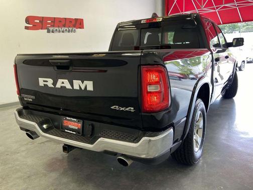 Diamond Black Crystal Pearlcoat 2025 RAM 1500 Big Horn/Lone Star