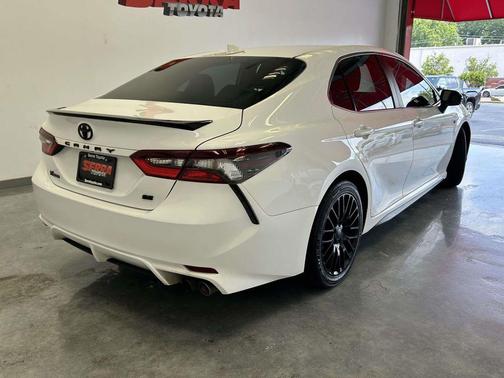 Ice Cap 2023 Toyota Camry SE