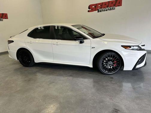 Ice Cap 2023 Toyota Camry SE