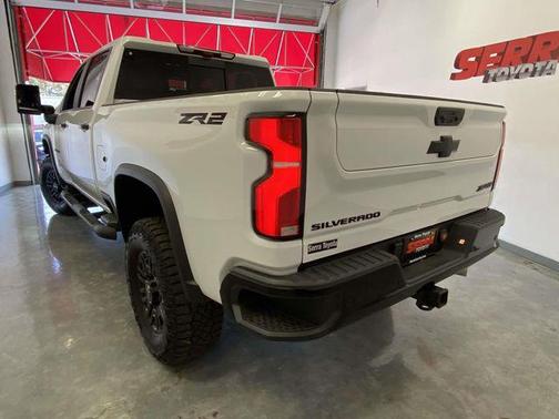 2025 Chevrolet Silverado 2500 4WD Crew Cab Standard Bed ZR2