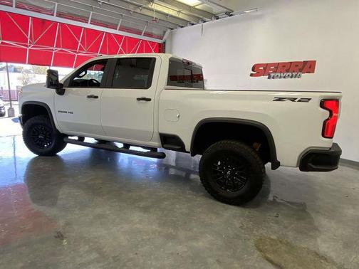 2025 Chevrolet Silverado 2500 4WD Crew Cab Standard Bed ZR2