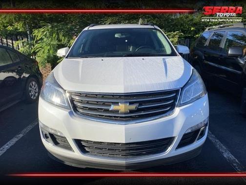 Photo 1 of 2 of 2016 Chevrolet Traverse 2LT