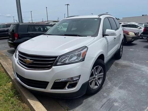 Photo 2 of 2 of 2016 Chevrolet Traverse 2LT